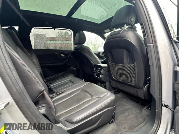 2017 Audi Q7 Premium Plus with VIN WA1LAAF70HD034782, listed as a Copart auction lot 56847135 with 136,433 mi miles and Clean title. Bid and sale history available at DreamBid. Image 9.