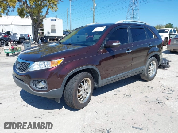 2011 Kia Sorento EX with VIN 5XYKU4A22BG136129, listed as a IAAI auction lot 41739443 with 190,405 mi miles. Bid and sale history available at carsss.com. Image 2.