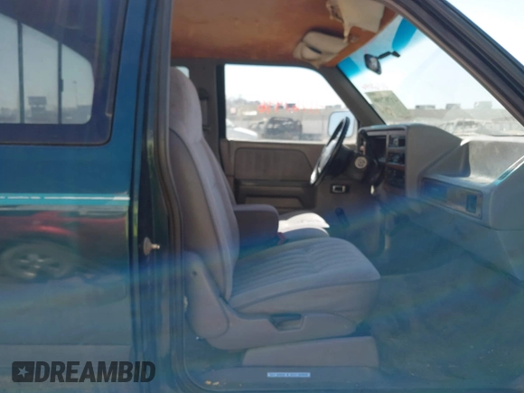 1995 Dodge Dakota z VIN 1B7GL23X3SS144109, wystawiony jako IAAI lot #41767996 z przebiegiem 204 670 mil mil oraz . Historia ofert i sprzedaży dostępna na DreamBid. Obrazek 5.