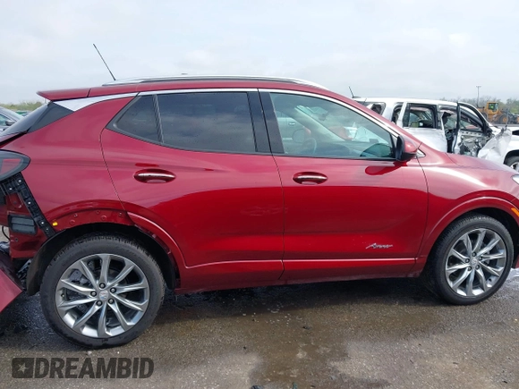 2024 Buick Encore GX Avenir z VIN KL4AMFSL5RB054571, wystawiony jako IAAI lot #41839672 z przebiegiem 7 826 mil mil oraz . Historia ofert i sprzedaży dostępna na DreamBid. Obrazek 13.