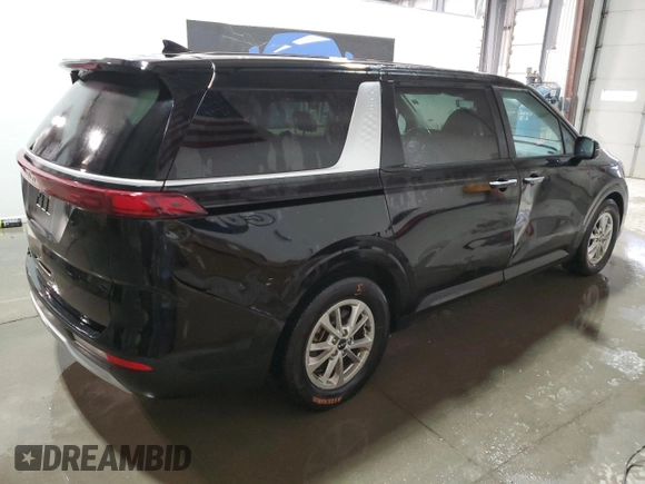 2024 Kia Carnival LX with VIN KNDNB4H31R6342573, listed as a Copart auction lot 87303564 with 41,574 mi miles and Clean Title. Bid and sale history available at carsss.com. Image 3.