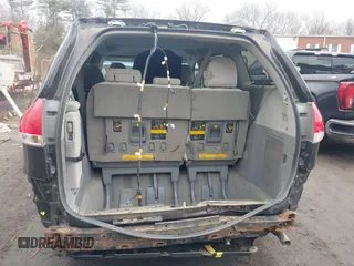 2013 Toyota Sienna LE AAS with VIN 5TDKK3DCXDS365748, listed as a IAAI auction lot 41672203 with 175,563 mi miles. Bid and sale history available at carsss.com. Image 16.
