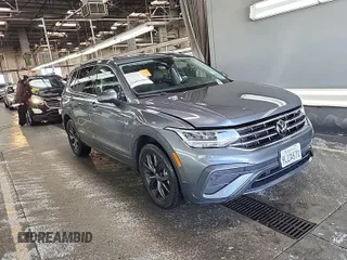 2024 Volkswagen Tiguan SE z VIN 3VV3B7AX7RM106937, wystawiony jako IAAI lot #42845192 z przebiegiem 32 134 mil mil oraz . Historia ofert i sprzedaży dostępna na DreamBid. Obrazek 15.