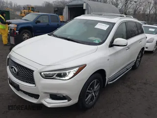 2018 Infiniti QX60 with VIN 5N1DL0MM8JC504233, listed as a IAAI auction lot 41474743 with 111,555 mi miles. Bid and sale history available at carsss.com. Image 2.