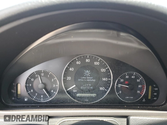 2005 Mercedes-Benz CLK 320 z VIN WDBTK65G75T054495, wystawiony jako Copart lot #56120585 z przebiegiem 130 029 mil mil oraz Szkoda całkowita • Salvage title. Historia ofert i sprzedaży dostępna na DreamBid. Obrazek 9.