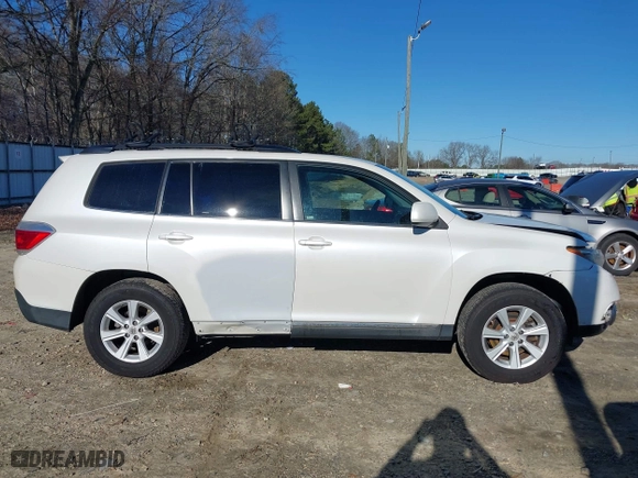 2013 Toyota Highlander with VIN 5TDZK3EH6DS101676, listed as a IAAI auction lot 41212515 with 139,755 mi miles. Bid and sale history available at carsss.com. Image 13.