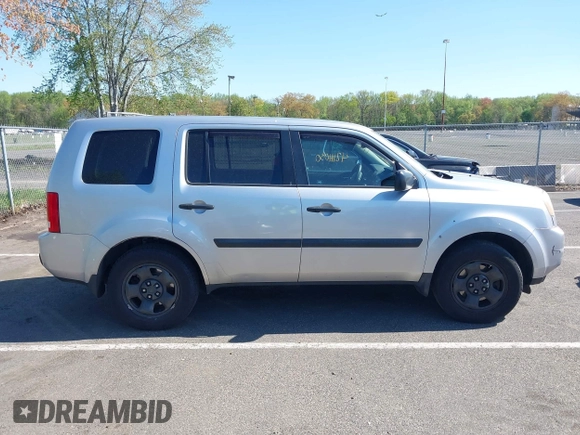 2011 Honda Pilot LX with VIN 5FNYF4H26BB100266, listed as a IAAI auction lot 42111030 with 262,955 mi miles. Bid and sale history available at carsss.com. Image 13.