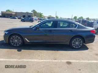 2019 BMW 5 Series 540i с VIN WBAJE5C5XKWW20300, выставлен на аукционе IAAI как лот 42139380 с пробегом 32 802 миль миль и . История ставок и продаж доступна на DreamBid. Изображение 14.