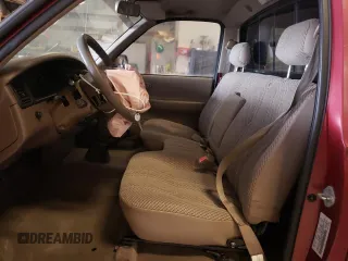 1996 Toyota T100 z VIN JT4JM11D0T0015571, wystawiony jako Copart lot #71107254 z przebiegiem 221 720 mil mil oraz Szkody całkowita. Historia ofert i sprzedaży dostępna na DreamBid. Obrazek 7.