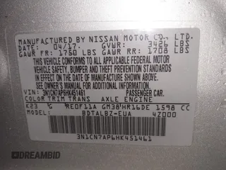 2017 Nissan Versa SV z VIN 3N1CN7AP6HK451461, wystawiony jako IAAI lot #41353549 z przebiegiem 108 075 mil mil oraz . Historia ofert i sprzedaży dostępna na DreamBid. Obrazek 9.