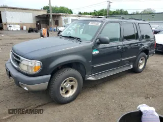 2000 Ford Explorer XLT with VIN 1FMZU83P2YZC66819, listed as a Copart auction lot 59684405 with 298,179 mi miles and Salvage title. Bid and sale history available at DreamBid. Image 1.