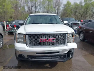 2010 GMC Sierra 1500 SLE with VIN 3GTRKVE31AG263130, listed as a IAAI auction lot 41903674 with 207,828 mi miles. Bid and sale history available at carsss.com. Image 13.