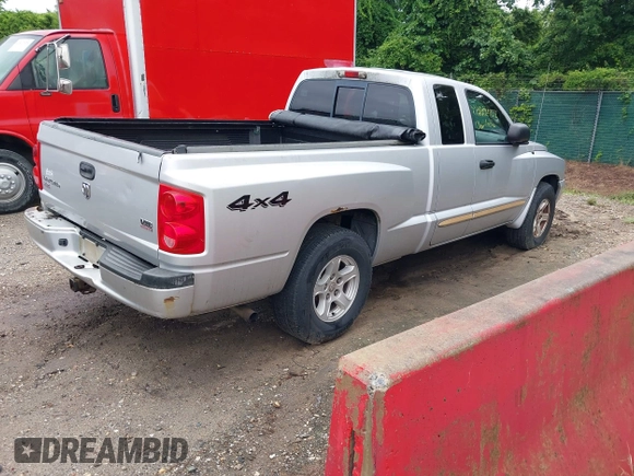 2005 Dodge Dakota SLT с VIN 1D7HW42N85S163868, выставлен на аукционе IAAI как лот 42474804 с пробегом 92 299 миль миль и . История ставок и продаж доступна на DreamBid. Изображение 4.
