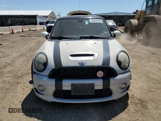 2010 MINI Hardtop S with VIN WMWMF7C53ATZ71927, listed as a Copart auction lot 60350125 with 110,385 mi miles and Clean title. Bid and sale history available at DreamBid. Image 5.