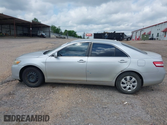 2011 Toyota Camry LE with VIN 4T1BF3EK1BU187646, listed as a IAAI auction lot 42035977 with 285,013 mi miles. Bid and sale history available at carsss.com. Image 15.