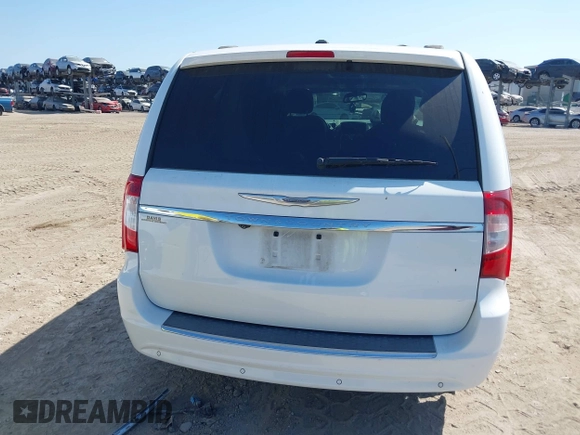 2015 Chrysler Town & Country Touring L with VIN 2C4RC1CG9FR547098, listed as a IAAI auction lot 42135624 with 61,364 mi miles and . Bid and sale history available at DreamBid. Image 17.