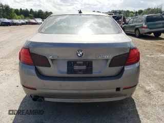 2013 BMW 5 Series 528i xDrive z VIN WBAXH5C52DD114878, wystawiony jako Copart lot #55486725 z przebiegiem 138 863 mil mil oraz Czysty tytuł • Clean title. Historia ofert i sprzedaży dostępna na DreamBid. Obrazek 6.