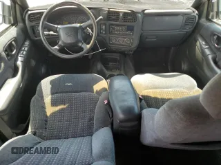 1999 Chevrolet Blazer LS с VIN 1GNCS13W6X2217684, выставлен на аукционе Copart как лот 63035645 с пробегом 114 567 миль миль и Списание • Salvage title. История ставок и продаж доступна на DreamBid. Изображение 8.