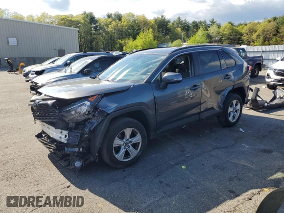 2020 Toyota RAV4 XLE z VIN 2T3P1RFV7LC097508, wystawiony jako Copart lot #56214145 z przebiegiem 90 074 mil mil oraz Szkoda całkowita • Salvage title. Historia ofert i sprzedaży dostępna na DreamBid. Obrazek 1.