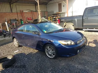 2010 Scion tC z VIN JTKDE3B7XA0321911, wystawiony jako IAAI lot #42159264 z przebiegiem 139 302 mil mil oraz . Historia ofert i sprzedaży dostępna na DreamBid. Obrazek 1.
