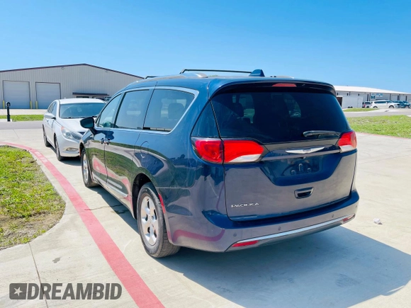 2017 Chrysler Pacifica Touring L Plus with VIN 2C4RC1EG2HR811746, listed as a Copart auction lot 55299395 with 144,047 mi miles and Clean Title. Bid and sale history available at DreamBid. Image 3.