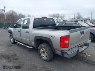 2008 Chevrolet Silverado 1500 LTZ with VIN 2GCEK133281102041, listed as a IAAI auction lot 41910348 with 193,573 mi miles. Bid and sale history available at carsss.com. Image 3.