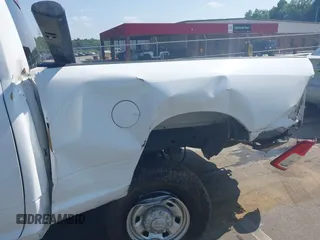 2019 Ram 2500 Tradesman with VIN 3C6UR5CJ6KG556859, listed as a IAAI auction lot 42406339 with 110,789 mi miles and . Bid and sale history available at DreamBid. Image 6.