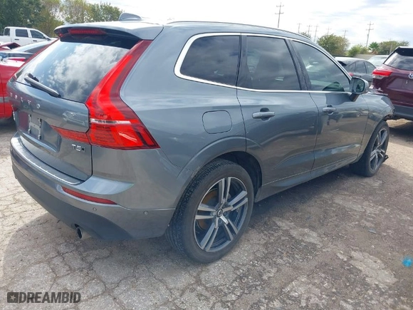 2018 Volvo XC60 Momentum with VIN YV4102RK7J1065151, listed as a IAAI auction lot 40770060 with 63,505 mi miles. Bid and sale history available at carsss.com. Image 4.