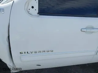 2010 Chevrolet Silverado 1500 LT with VIN 3GCRKSE34AG142638, listed as a IAAI auction lot 41620863 with 330,631 mi miles. Bid and sale history available at carsss.com. Image 18.