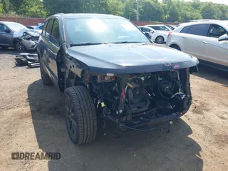 2020 Jeep Grand Cherokee Laredo E z VIN 1C4RJFAG3LC208766, wystawiony jako IAAI lot #42475923 z przebiegiem 103 077 mil mil oraz . Historia ofert i sprzedaży dostępna na DreamBid. Obrazek 17.