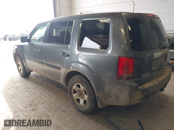 2012 Honda Pilot LX with VIN 5FNYF4H23CB015371, listed as a IAAI auction lot 41852341 with 180,000 mi miles and . Bid and sale history available at carsss.com. Image 3.