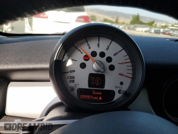 2013 MINI Hardtop with VIN WMWSU3C58DT371379, listed as a Copart auction lot 59606005 with 59,901 mi miles and Salvage title. Bid and sale history available at DreamBid. Image 9.