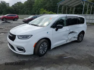 2024 Chrysler Pacifica Hybrid Select with VIN 2C4RC1S77RR104406, listed as a Copart auction lot 58304835 with 15,863 mi miles and Salvage title. Bid and sale history available at DreamBid. Image 1.
