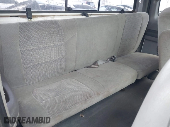 2004 Ford F-250 XL with VIN 1FTNX20PX4EA90583, listed as a IAAI auction lot 42421015 with 148,191 mi miles and . Bid and sale history available at DreamBid. Image 8.