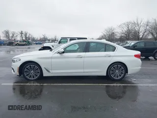 2018 BMW 5 Series 530i xDrive z VIN WBAJA7C52JWC75823, wystawiony jako IAAI lot #41544671 z przebiegiem 138 327 mil mil oraz . Historia ofert i sprzedaży dostępna na DreamBid. Obrazek 14.
