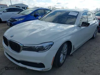 2018 BMW 7 Series 740i with VIN WBA7E2C50JG742505, listed as a IAAI auction lot 41238238 with 111,901 mi miles. Bid and sale history available at carsss.com. Image 17.