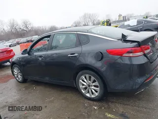 2017 Kia Optima LX z VIN 5XXGT4L38HG139029, wystawiony jako IAAI lot #41170780 z przebiegiem 131 201 mil mil oraz . Historia ofert i sprzedaży dostępna na DreamBid. Obrazek 14.