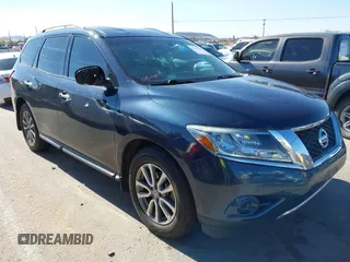 2016 Nissan Pathfinder S with VIN 5N1AR2MN0GC652410, listed as a IAAI auction lot 42412397 with 189,404 mi miles and . Bid and sale history available at DreamBid. Image 1.