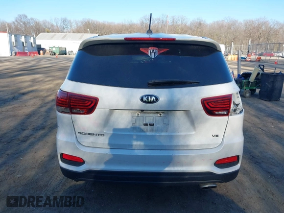 2020 Kia Sorento LX V6 with VIN 5XYPG4A5XLG622373, listed as a IAAI auction lot 41693857 with 120,485 mi miles. Bid and sale history available at carsss.com. Image 16.