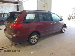 2006 Toyota Sienna CE z VIN 5TDZA23C06S495845, wystawiony jako IAAI lot #42322669 z przebiegiem 361 958 mil mil oraz . Historia ofert i sprzedaży dostępna na DreamBid. Obrazek 4.