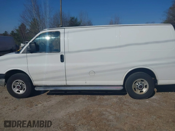 2016 GMC Savana Cargo with VIN 1GTW7AFFXG1904336, listed as a IAAI auction lot 41919957 with 330,932 mi miles. Bid and sale history available at carsss.com. Image 15.