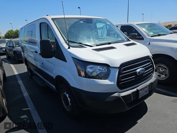 2019 Ford Transit z VIN 1FTYE1YM8KKB40189, wystawiony jako IAAI lot #42763040 z przebiegiem 193 036 mil mil oraz . Historia ofert i sprzedaży dostępna na DreamBid. Obrazek 4.