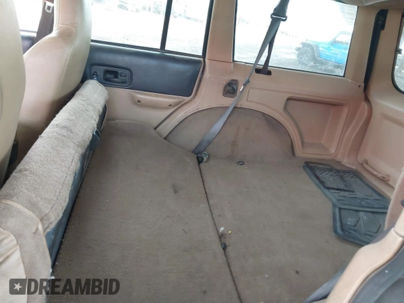 2001 Jeep Cherokee Sport с VIN 1J4FT48S01L581315, выставлен на аукционе IAAI как лот 40392021 с пробегом Не указан миль и . История ставок и продаж доступна на DreamBid. Изображение 8.
