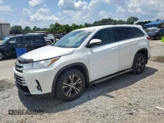 2018 Toyota Highlander LE с VIN 5TDZZRFH9JS267392, выставлен на аукционе Copart как лот 58859525 с пробегом 145 641 миль миль и Списание • Salvage title. История ставок и продаж доступна на DreamBid. Изображение 1.