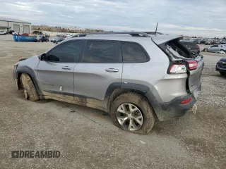 2017 Jeep Cherokee Trailhawk L Plus with VIN 1C4PJMBS3HD234705, listed as a Copart auction lot 85933164 with 205,471 mi miles and Clean Title. Bid and sale history available at carsss.com. Image 2.