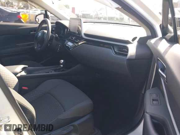 2020 Toyota C-HR LE with VIN JTNKHMBX6L1076433, listed as a IAAI auction lot 40975841 with 20,687 mi miles. Bid and sale history available at carsss.com. Image 5.