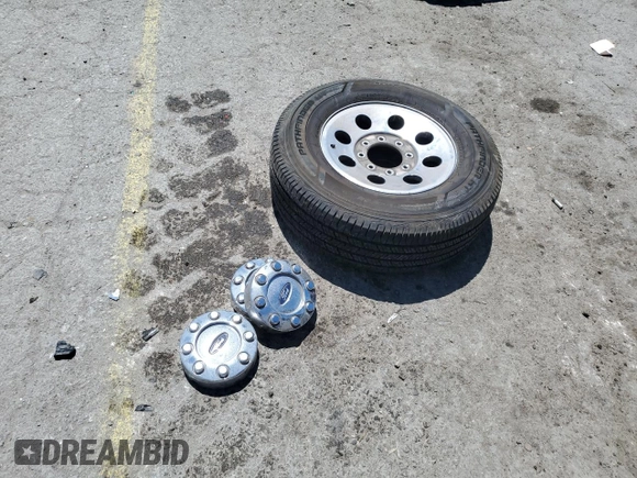 2005 Ford F-250 XL with VIN 1FTSW20P15EA64980, listed as a Copart auction lot 55518045 with 111,672 mi miles and Salvage title. Bid and sale history available at DreamBid. Image 12.