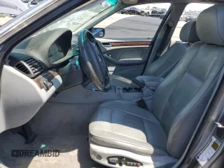 2005 BMW 3 Series 330i with VIN WBAEV53485KM39295, listed as a Copart auction lot 61581235 with 185,054 mi miles and Salvage title. Bid and sale history available at DreamBid. Image 7.