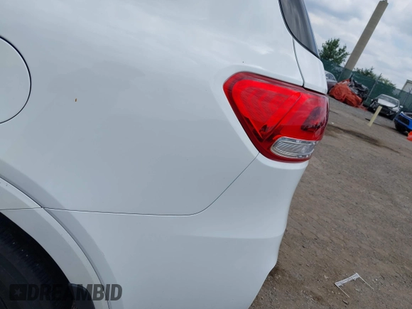 2018 Kia Sorento SX Limited with VIN 5XYPKDA55JG429852, listed as a IAAI auction lot 42823592 with 84,317 mi miles and . Bid and sale history available at DreamBid. Image 6.