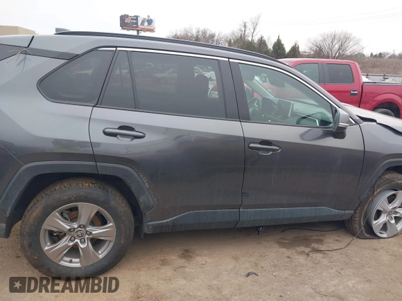 2024 Toyota RAV4 XLE with VIN 2T3P1RFV7RC401364, listed as a IAAI auction lot 41500119 with 33,710 mi miles and . Bid and sale history available at DreamBid. Image 13.